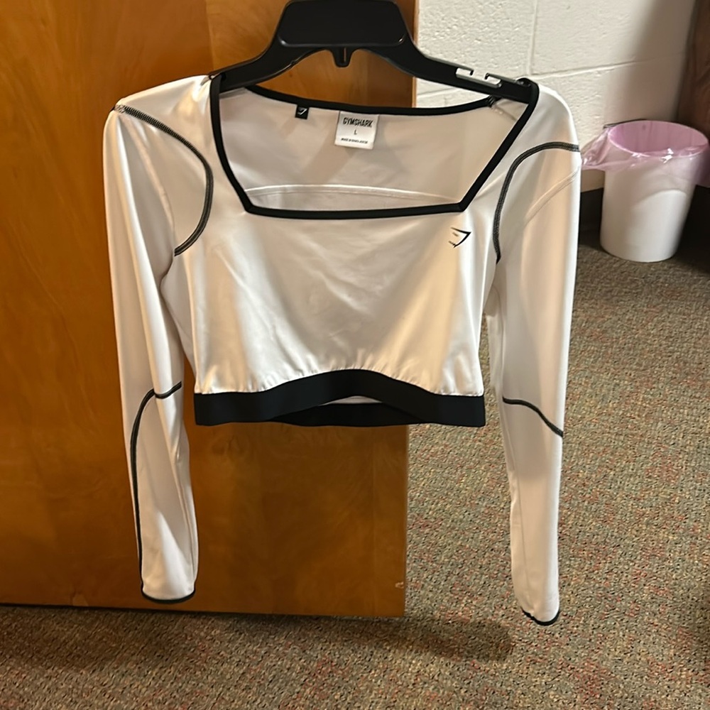 Gymshark cropped women’s long-sleeve workout top